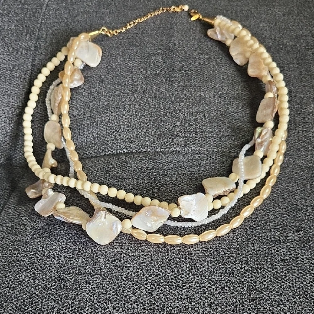 ❤️ Avon Cream Stone/Beed Multi-Strand Necklace- 19